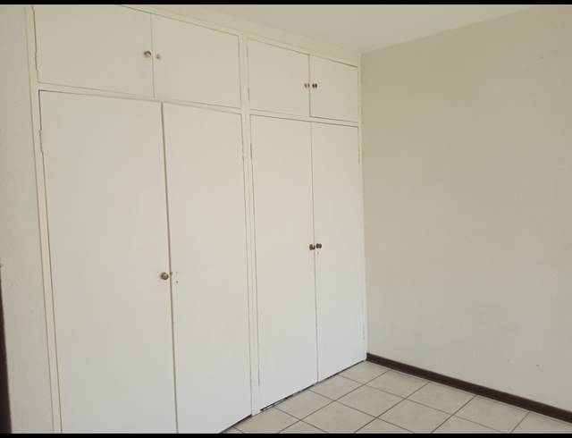 1 BEDROOM SECTIONAL TITLE FOR SALE IN PARKDENE